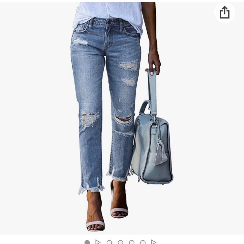 Side feel (S) distressed, mid-rise, light denim frayed  hem jeans